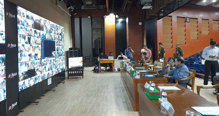 সিসি ক্যামেরায় চট্টগ্রাম-১০ উপনির্বাচন দেখছে ইসি