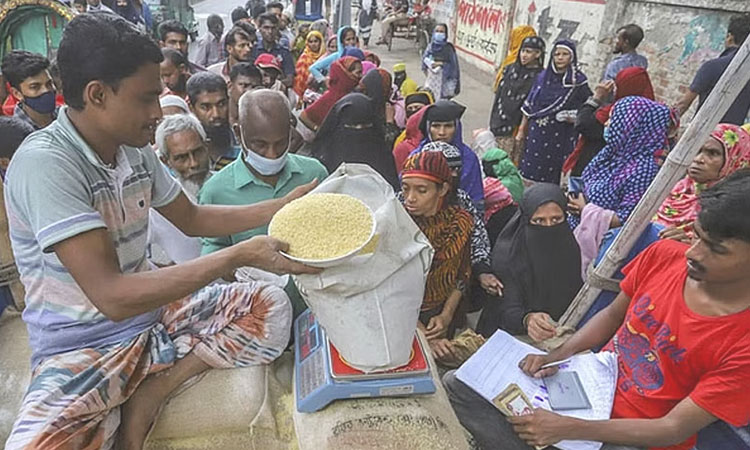 আজ থেকে টিসিবির কার্ডে ৩০ টাকা কেজি দরে মিলবে চাল