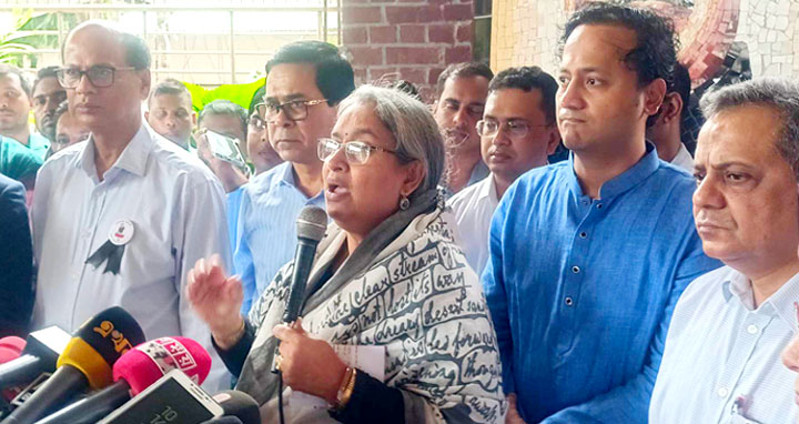 ৮ বোর্ডের এইচএসসি পরীক্ষা শুরু, কেন্দ্র পরিদর্শনে শিক্ষামন্ত্রী