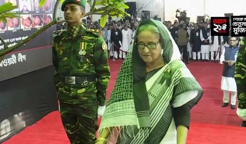 ২১ আগস্ট গ্রেনেড হামলায় নিহতদের স্মরণে প্রধানমন্ত্রীর শ্রদ্ধা