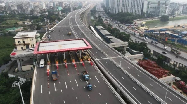 ১০ মিনিটে বিমানবন্দর থেকে ফার্মগেট যাচ্ছে মানুষ