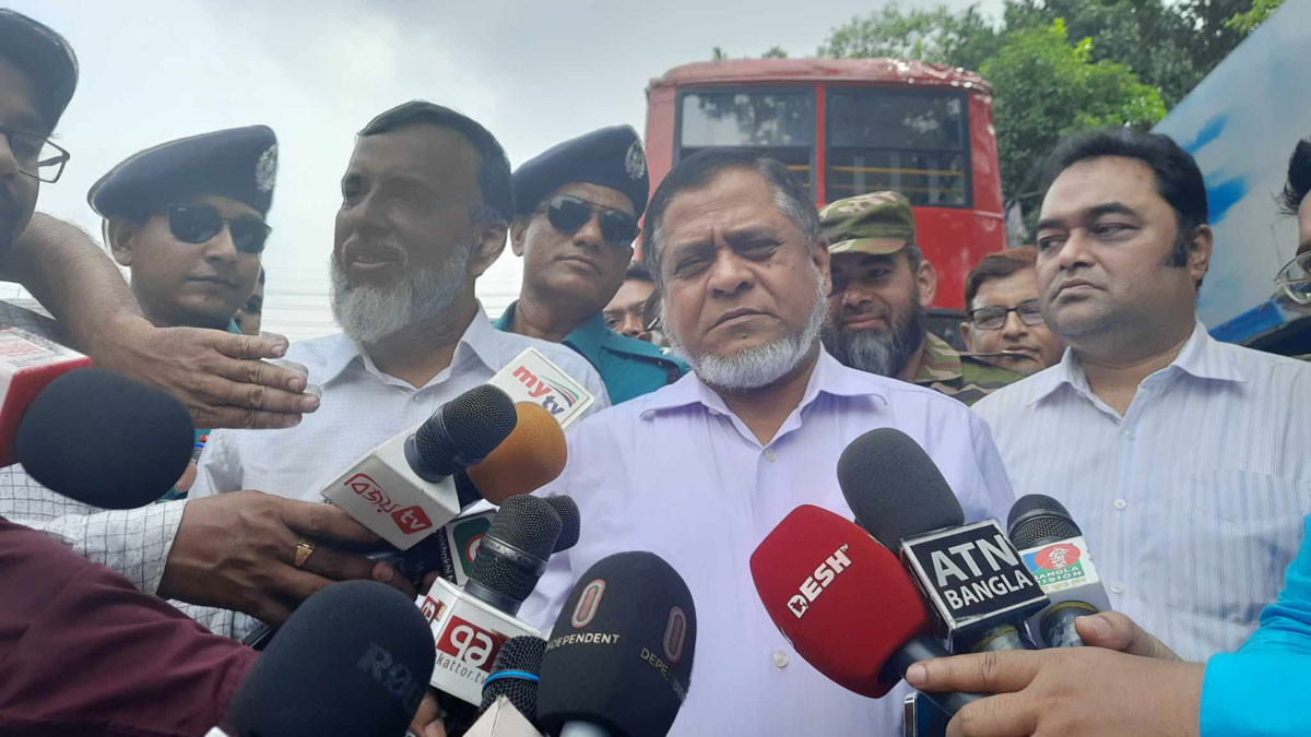 যাত্রীর সংখ্যা বৃদ্ধি পেলে গাড়ি বাড়াব : সড়ক সচিব