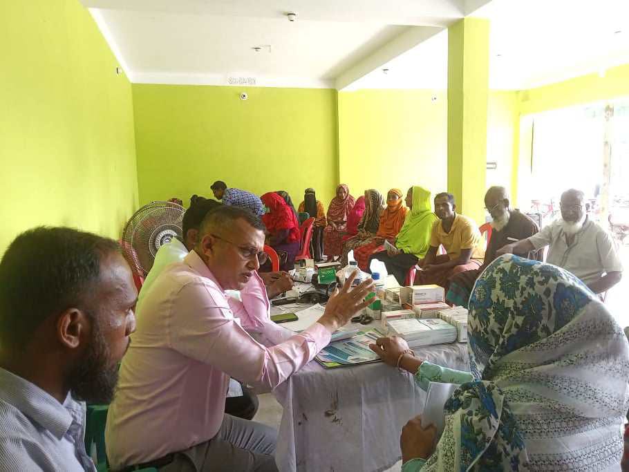 কয়রায় মেডিকেল ক্যাম্পের মাধ্যমে চিকিৎসা পেলো ১১ শতাধিক রোগী