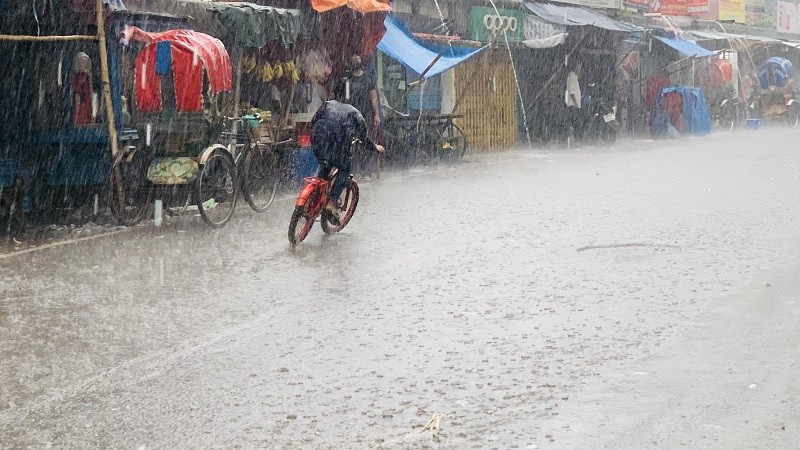 চলমান বৃষ্টি কবে কমবে, জানালো আবহাওয়া অফিস