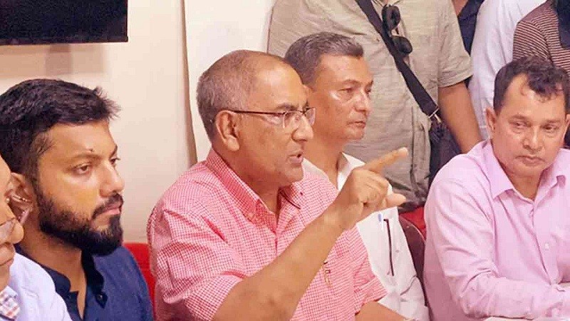 জানা গেল জো বাইডেনের কথিত উপদেষ্টা পরিচয় দানকারীর পরিচয়