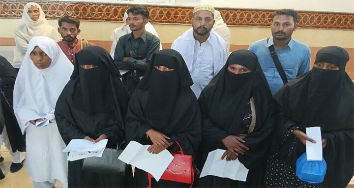 সৌদিগামী উড়োজাহাজ থেকে নামিয়ে দেওয়া হল ১৬ পাকিস্তানি ভিক্ষুককে