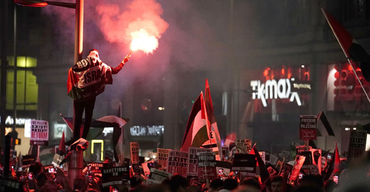 যুক্তরাজ্যে ফিলিস্তিনি পতাকা ওড়ানো বেআইনি হতে পারে