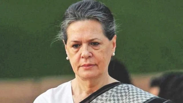 দূষণ থেকে বাঁচতে দিল্লি ছেড়ে জয়পুরে সোনিয়া