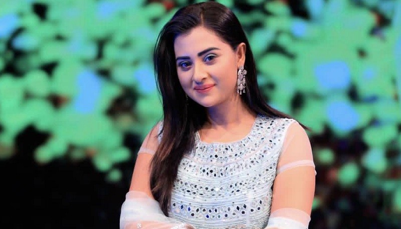 কাকে ‘কুকুর’ বললেন নায়িকা বুবলী