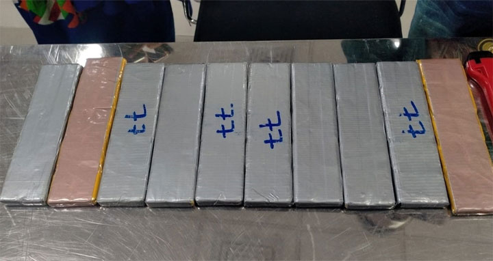 ওসমানী বিমানবন্দরে ৩০ কেজি সোনা জব্দ : আটক ৯