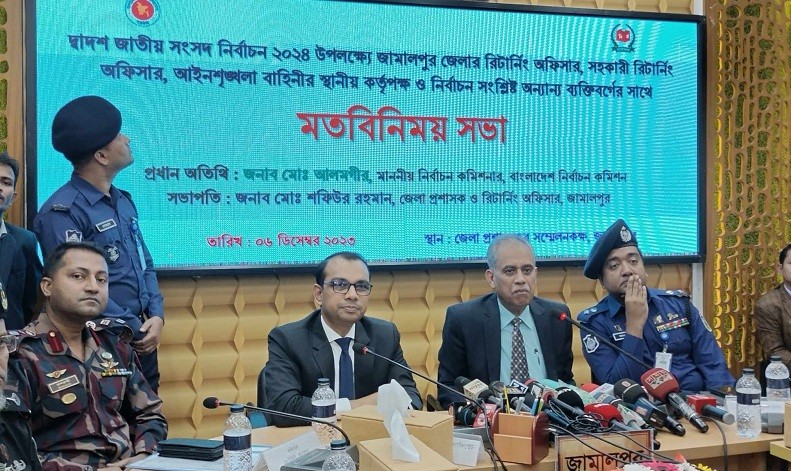 নির্বাচনে বিদেশিদের চাপ দেওয়ার অধিকার নেই: ইসি আলমগীর