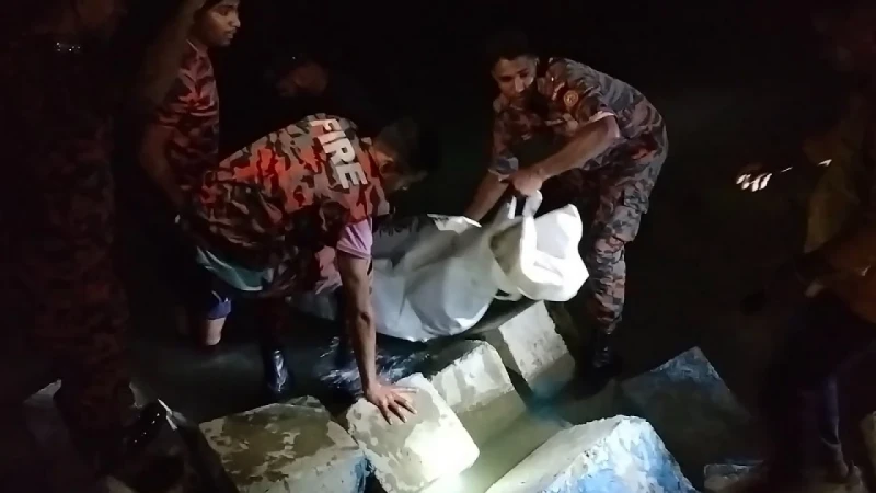 দৌড়ে নদীতে ঝাঁপ দিয়ে তরুণীর মৃত্যু