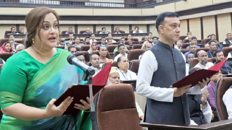 শপথ নিলেন কুমিল্লা ও ময়মনসিংহ সিটি মেয়র