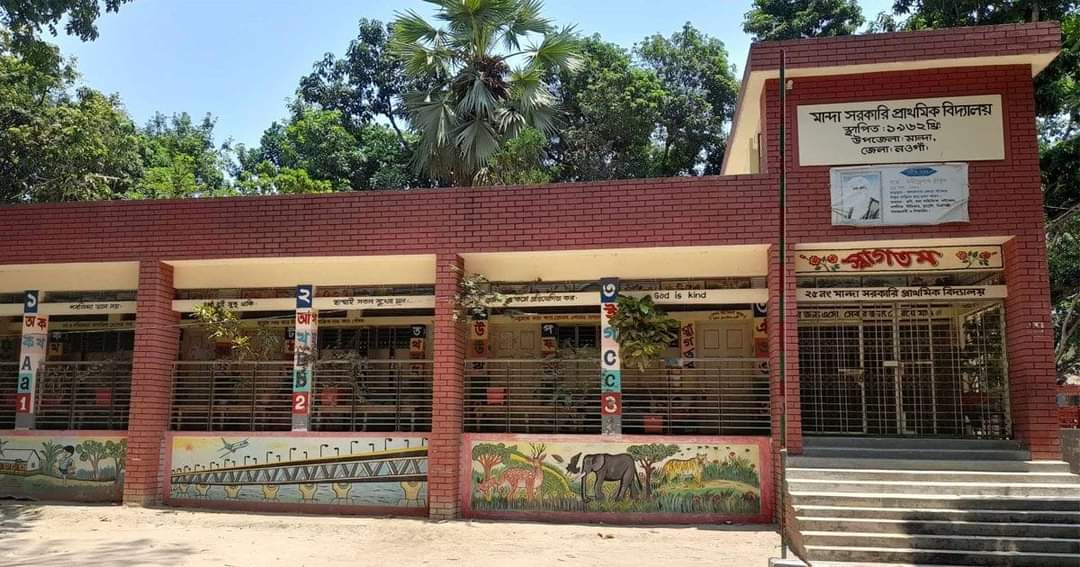 নওগাঁর মান্দায় নিয়ম-বহির্ভূত রেজুলেশন ছাড়াই উপজেলার একটি প্রাথমিক স্কুলের টিন বিক্রির অভিযোগ