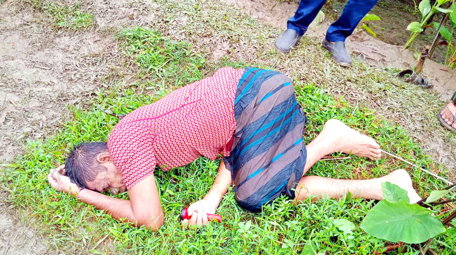 নওগাঁয় পটল ক্ষেত থেকে গুড় ব্যবসায়ীর মৃত্যুদেহ  উদ্ধার