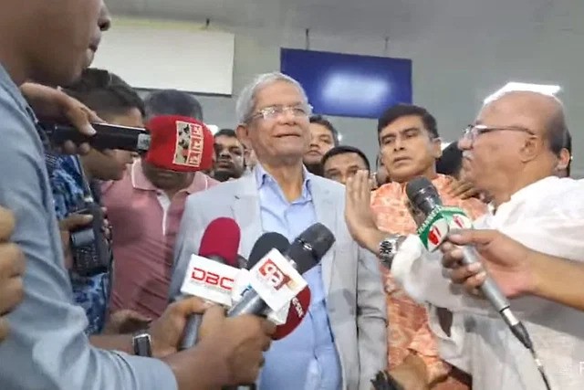 দেশে ফিরেছেন মির্জা ফখরুল