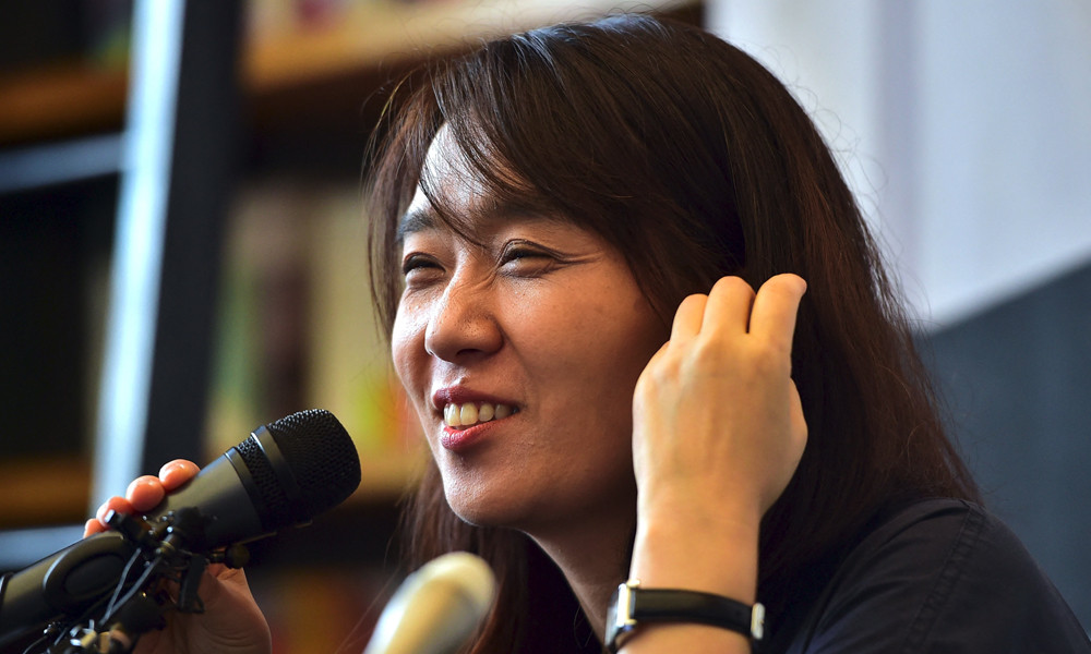 সাহিত্যে নোবেল পেয়ে ইতিহাস গড়লেন হান কাং