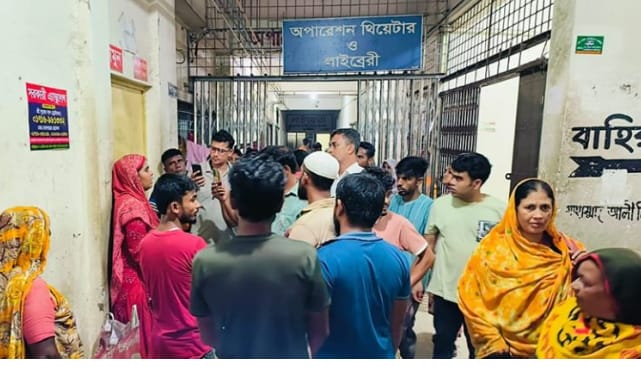 কুষ্টিয়ায় দৌলতপুরে আপন দুই ভাইকে কুপিয়ে হত্যা