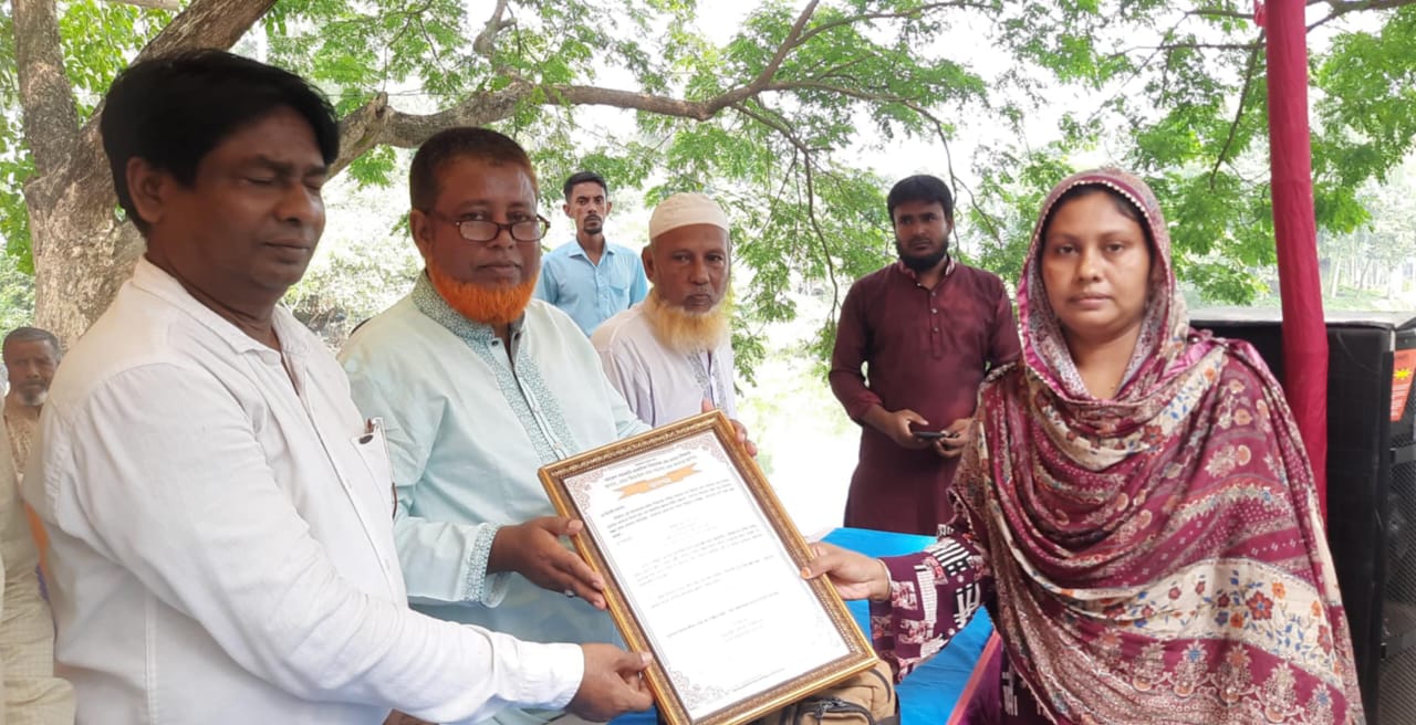 সিংড়ায় প্রধান শিক্ষকের বিদায় সংবর্ধনা