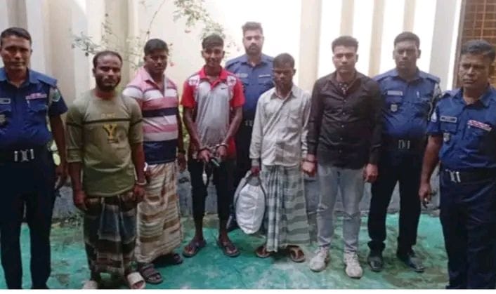 মান্দায় সাজাপ্রাপ্তসহ ৫ আসামি গ্রেপ্তার