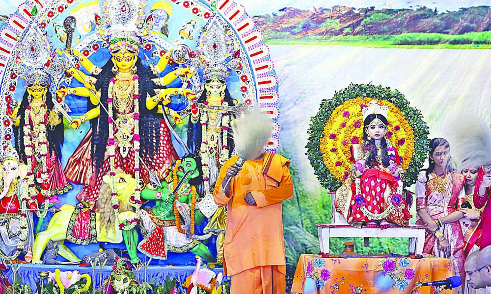 আজ মহানবমী, কুমারীপূজায় দর্শনার্থীর ঢল