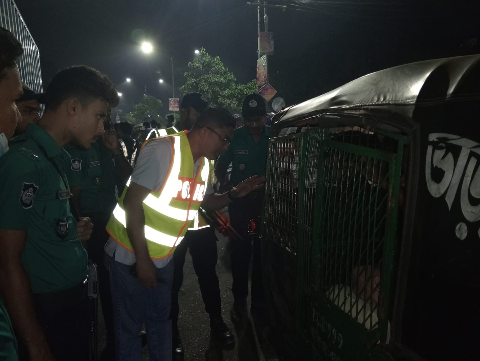 রাজধানী ভাষানটেকে পুলিশের বিশেষ চেকপোস্ট কার্যক্রম শুরু