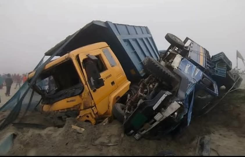 হজ্ব করে বাড়ি ফেরার পথে সড়ক দূর্ঘটনায় শিশুসহ ৪ জন নিহত, আহত ৬