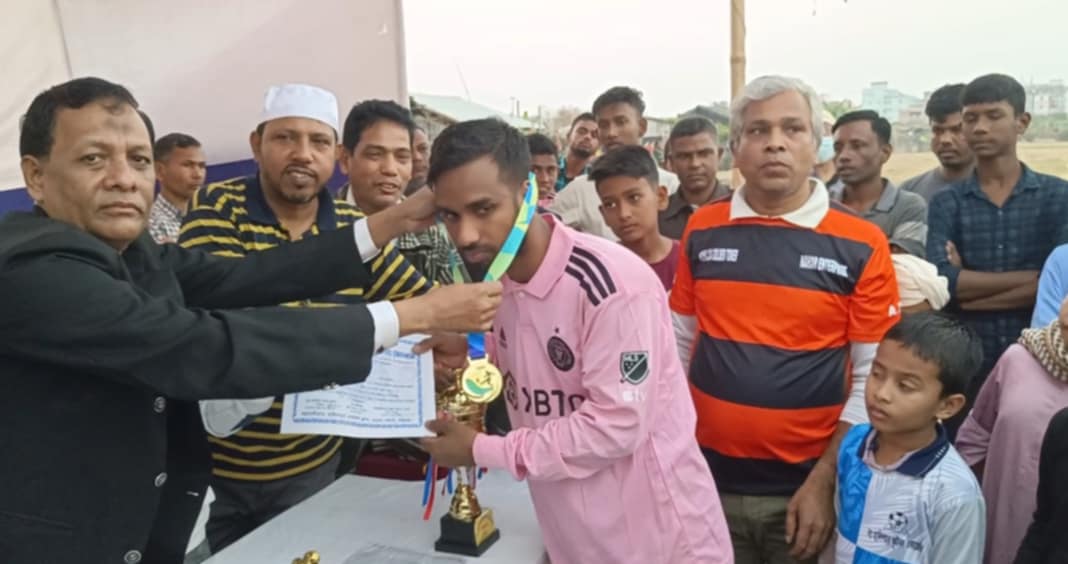আন্তঃ একাডেমি কাপ ফুটবলে চ্যাম্পিয়ন হয়েছে পদ্মা হাউস