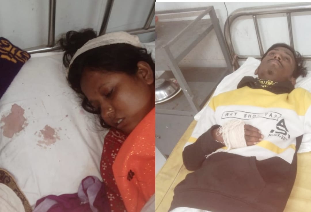 নড়াগাতীতে ব্যাডমিন্টন খেলাকে কেন্দ্র করে কুপিয়েছে সাকিব মোল্লা ও তার মাকে