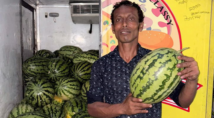 ভাইরাল হয়ে বিড়ম্বনায় পড়লেন সেই তরমুজবিক্রেতা