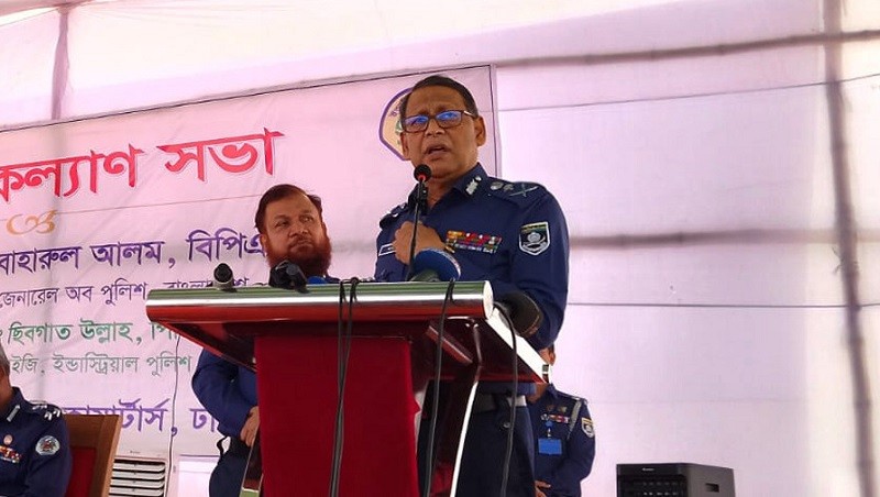 আক্রমণ করবেন না, আমাদের কাজ করতে দিন: আইজিপি