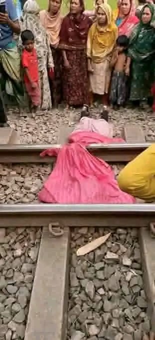 সিরাজগঞ্জের উল্লাপাড়ায় ট্রেনে কাটা পড়ে অষ্টম শ্রেনির শিক্ষার্থী নিহত