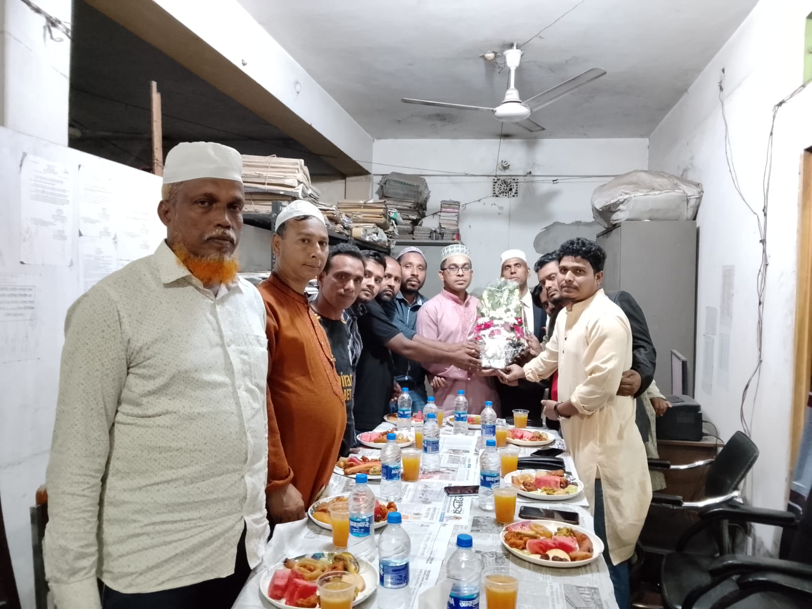 এলেঙ্গা প্রেসক্লাবের নবনির্বাচিত কমিটির সাথে এলেঙ্গা হাইওয়ে থানা ওসি’র মতবিনিময় ও ইফতার মাহফিল