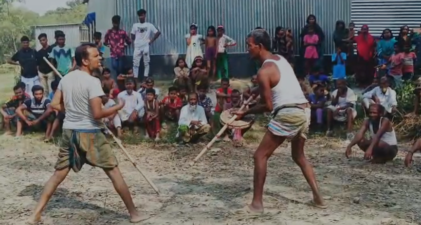তারাবাড়িয়া ও বিলমহিষা গ্রামবাসীর উদ্যোগে আধুনিক সভ্যতার আড়ালে হারিয়ে যাওয়া গ্রাম বাংলার ঐতিহ্যকে লাঠি বাড়ি খেলা অনুষ্ঠিত