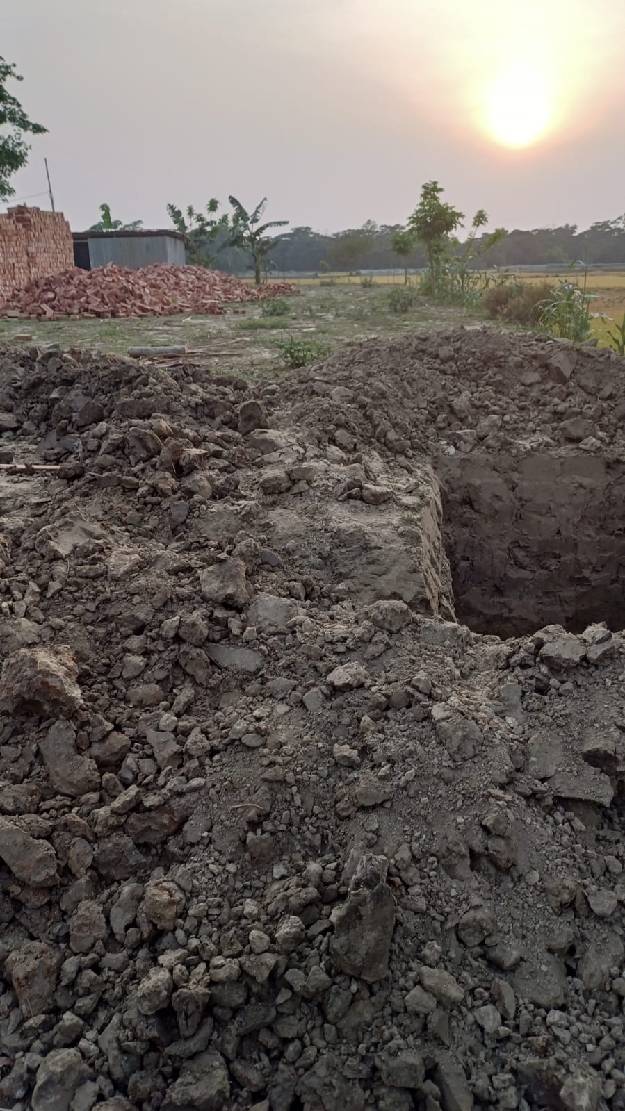 নোয়াখালীর বেগমগঞ্জে হংকং প্রবাসীর নির্মাণাধীন খামার থেকে চাঁদা দাবি