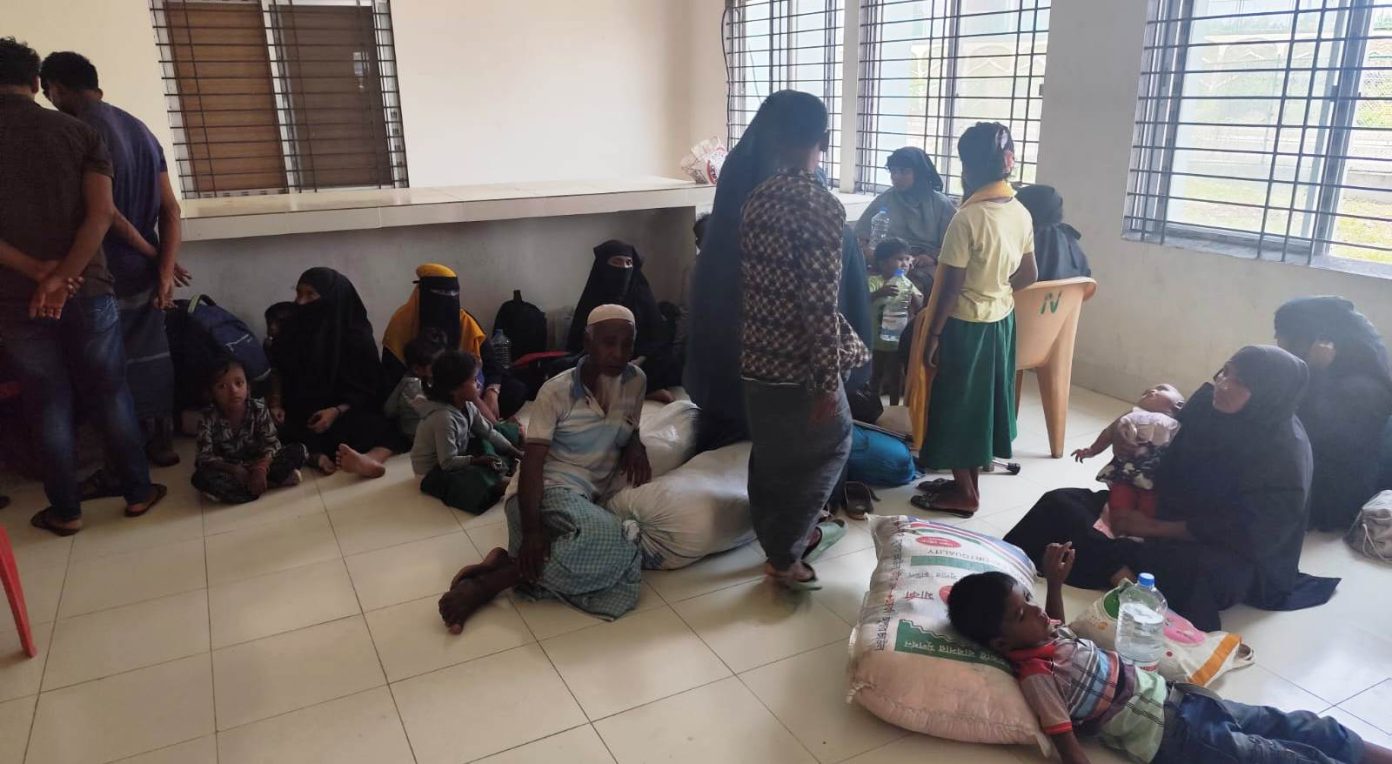 চট্টগ্রাম নগরীর পতেঙ্গা থেকে নারী-শিশুসহ ৩৫ রোহিঙ্গা আটক