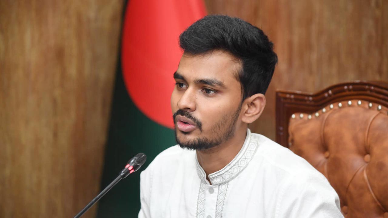 চাঁদাবাজিতে আমার কোনো সংশ্লিষ্টতা নেই: আসিফ মাহমুদ