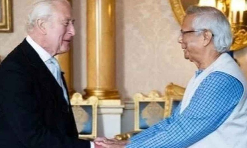 ‘কিংস চার্লস হারমনি অ্যাওয়ার্ড’ গ্রহণ করলেন প্রধান উপদেষ্টা