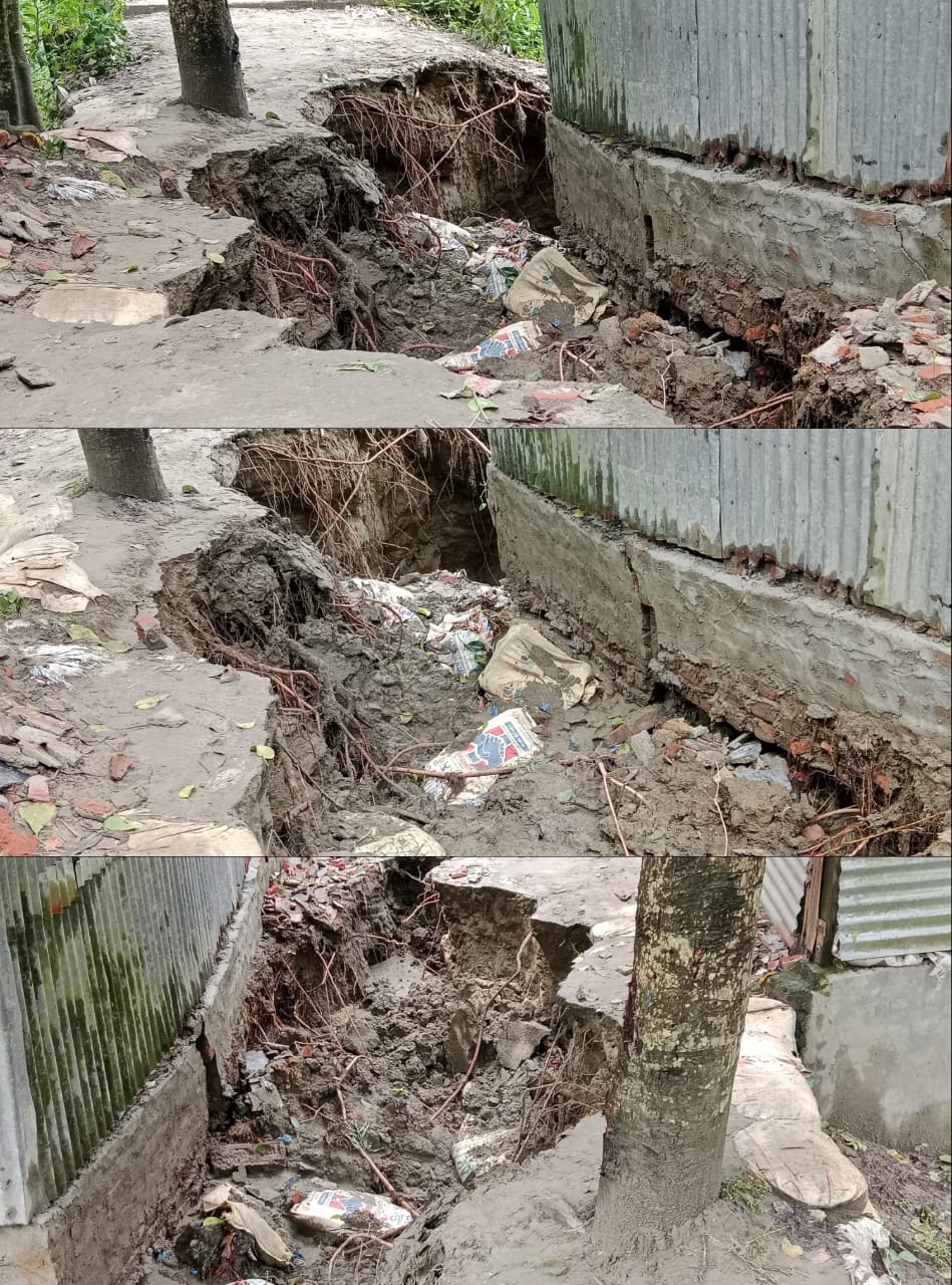 সিরাজগঞ্জের গাবগাছি হিন্দু পাড়ার রাস্তাটি যেন মরণ ফাঁদ