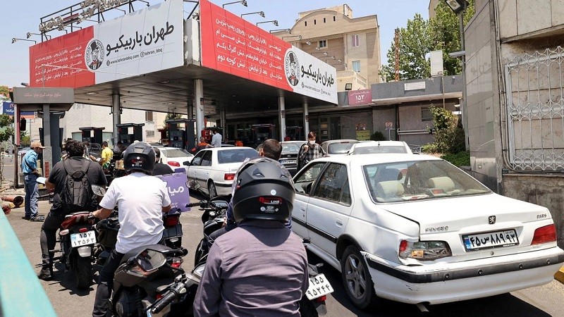 তেহরান ছেড়ে পালাচ্ছে সাধারণ মানুষ