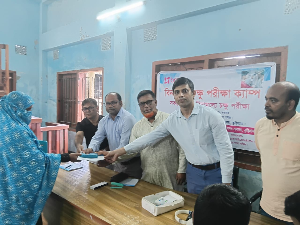 কুড়িগ্রামে বিনামূল্যে চোখের চিকিৎসা পেলো অসংখ্য নারী-পুরুষ