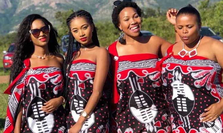 ১৫ স্ত্রী, ৩০ সন্তান নিয়ে আফ্রিকান রাজার বিলাসী জীবন