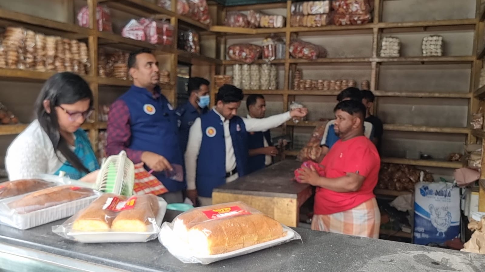 নরসিংদীর শিবপুরে বিএসটিআই সনদ ছাড়াই উৎপাদন, নিউ সুমন ফুড প্রোডাক্টসকে ২৫ হাজার টাকা জরিমানা