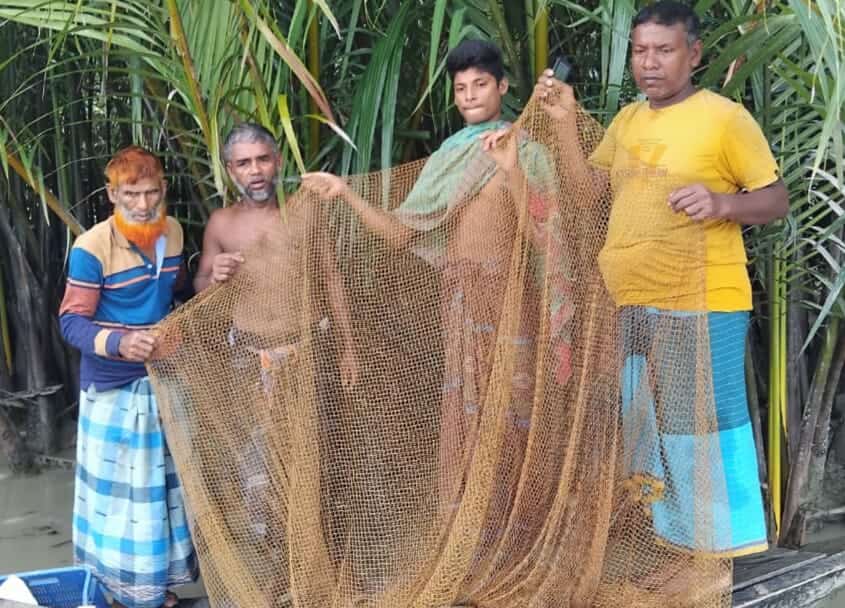 সুন্দরবনের অভয়ারণ্য দখলকারী কুখ্যাত লিটন মাতুব্বর সহ ৪ জেলে আটক