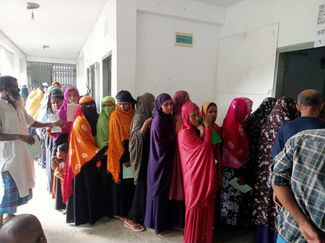 ময়মনসিংহের গৌরীপুর সদর ইউনিয়নে ভিজিডির চাউল বিতরণ