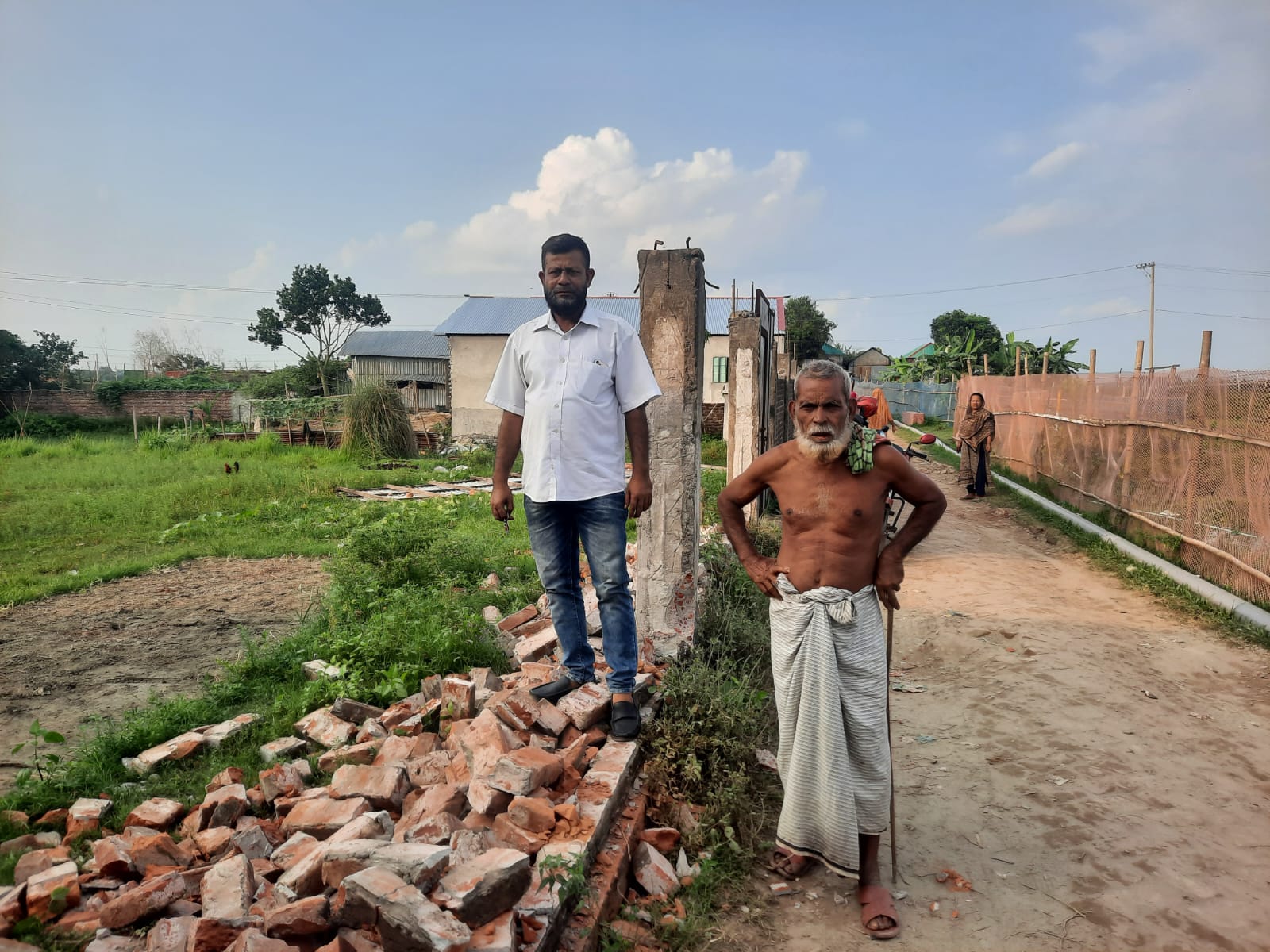 নরসিংদীতে আওয়ামী লীগ নেতার বাড়িতে হামলা ও ভাঙচুরের অভিযোগ