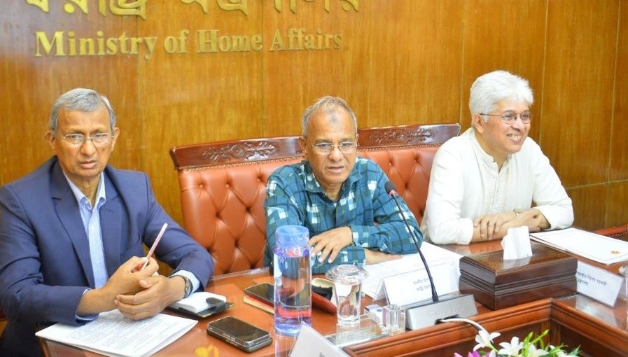 বিজয় দিবসে কোনো নাশকতার সম্ভাবনা নেই: স্বরাষ্ট্র উপদেষ্টা