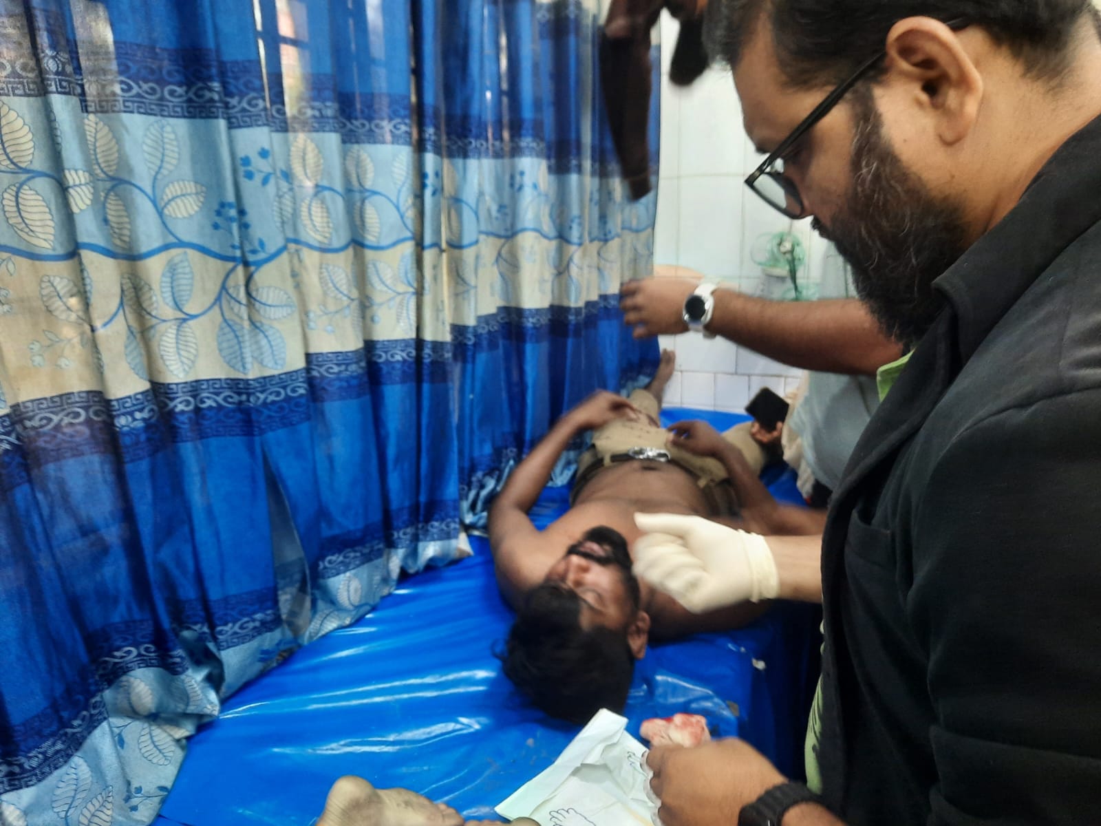 নরসিংদী চীফজুডিসিয়াল ম্যাজিস্টেট আদালত প্রাঙ্গণে ছাত্রদল নেতার ওপর হামলা