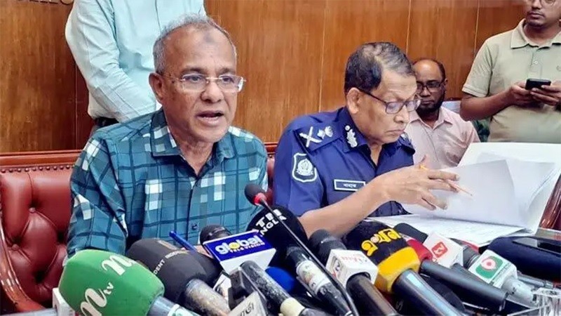 হাদির হত্যাচেষ্টাকারীকে ধরিয়ে দিলে পুরস্কার ৫০ লক্ষ টাকা: স্বরাষ্ট্র উপদেষ্টা