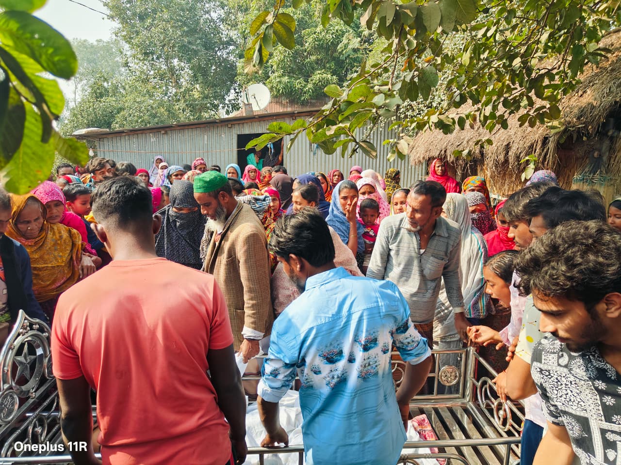 বাবা–মায়ের সঙ্গে অভিমানে সিংড়ায় যুবকের মর্মান্তিক আত্মহত্যা